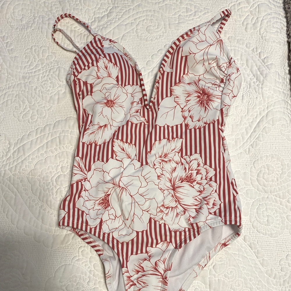 Target swimsuit, size small, never worn